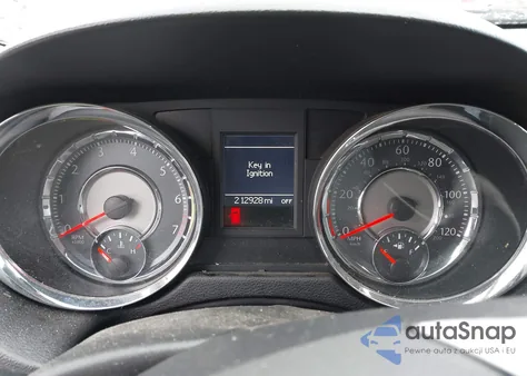 2012 Chrysler Town & Country Touring z USA, uszkodzony, nr VIN 2C4RC1BG4CR252116